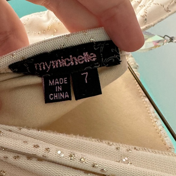 Sleeveless Gold Dress - Girls 7 - Picture 5 of 5